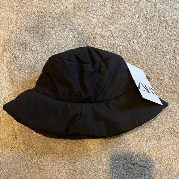 Bucket hat - Picture 2 of 3